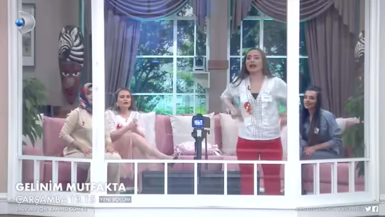 Gelinim Mutfakta'da bugün neden kaynanalar yarışıyor? Gelinim Mutfakta neden kayınvalideler yemek yapıyor 14 Nisan Çarşamba ?