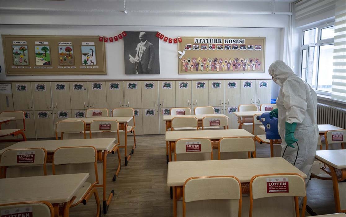 Bugün okul var mı, açık mı 15 Nisan 2021? Bugün yüz yüze eğitime var mı 15 Nisan Perşembe? 