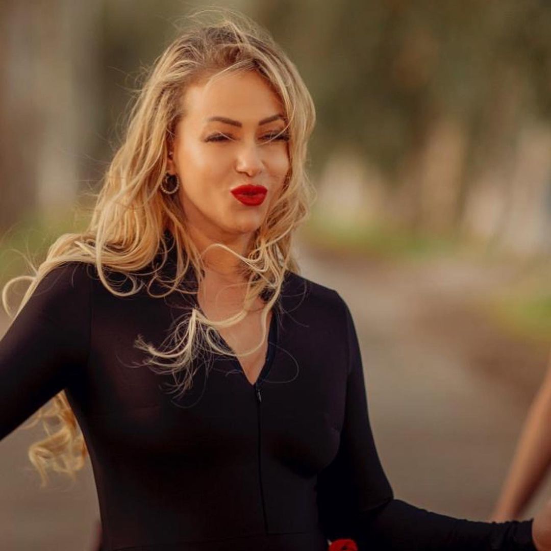 Yeliz Yeşilmen ojeli tırnaklarıyla namaz kıldı Paylaştığı görüntü tepki topladı