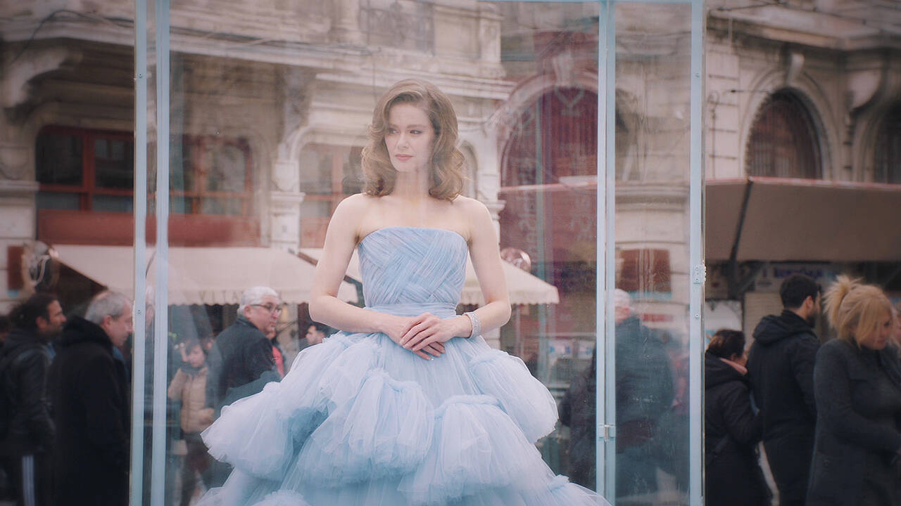 15 Nisan 2021 Perşembe Kanal D Yayın Akışı Camdaki Kız yeni bölümüyle Kanal D de