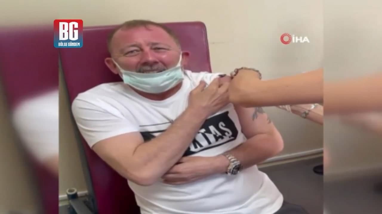 Sergen Yalçın koronavirüs aşısı oldu verdiği tepki olay oldu: Bu neymiş böyle ya