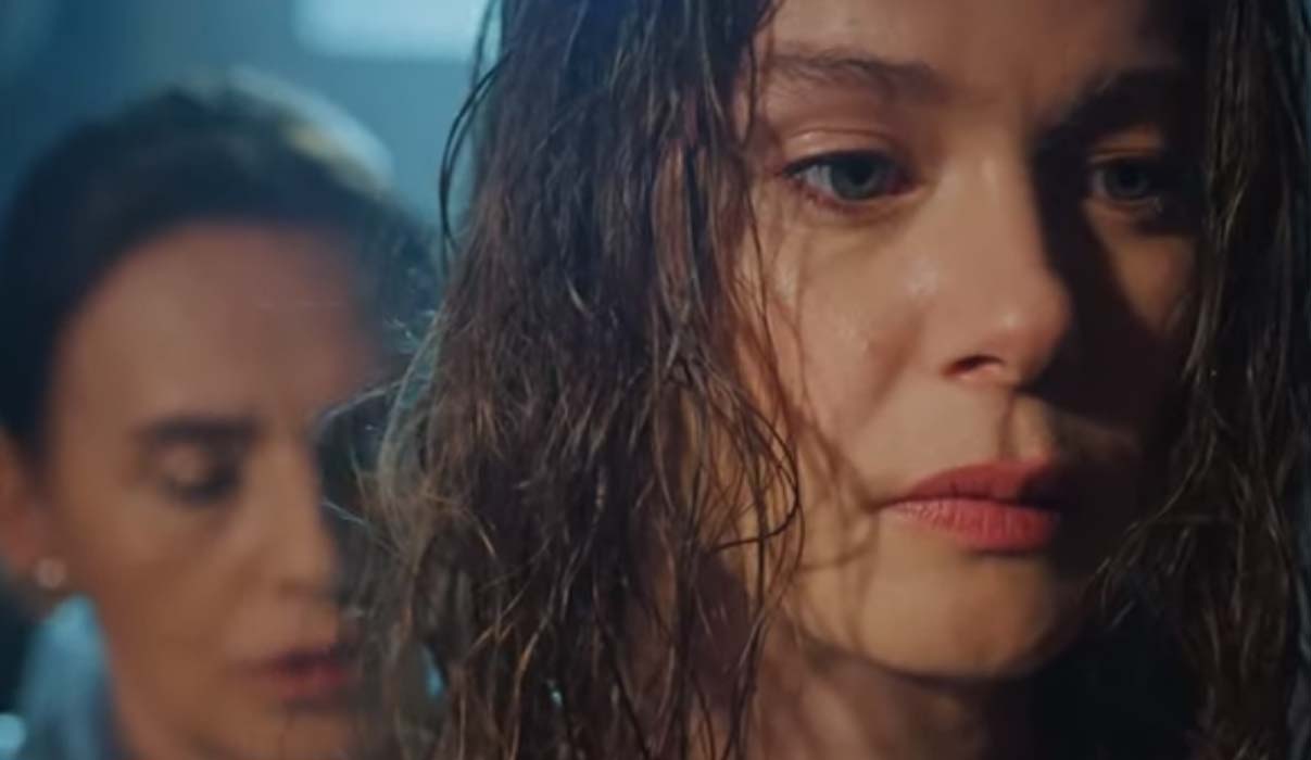 Camdaki Kız Nalan neden korse takıyor? Nalan neden korse giyiyor? 