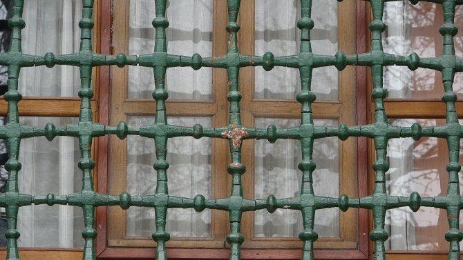 Bursalı tarih öğretmeni Saldırıya uğrayan Ulucami’deki sembol ve işaretlerin hikayesini anlattı