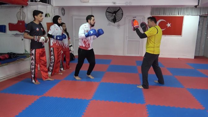 Milli kick boksçular şampiyonluk gururu yaşatmayı hedefliyor