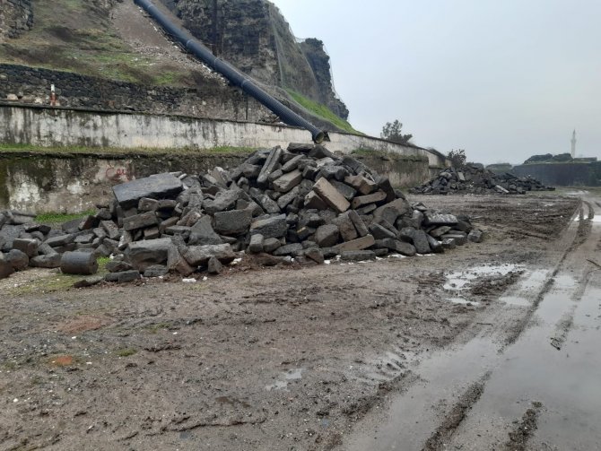 110 bin lira ödediği taşlara, sur taşı diye el konuldu