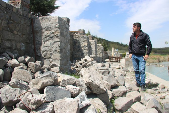 110 bin lira ödediği taşlara, sur taşı diye el konuldu