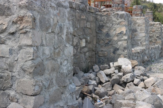 110 bin lira ödediği taşlara, sur taşı diye el konuldu