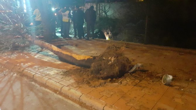 Elbistan'da direksiyon hakimiyetini kaybeden cip kanala uçtu 1 ölü