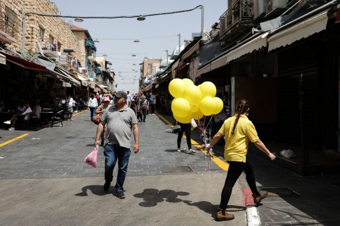 İsrail’de nüfusun büyük çoğunluğu aşılandı! Açık alanlarda maske takma zorunluluğu kaldırıldı