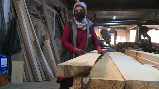 İşte kadının gücü! Aklından bile geçmezdi ama 9 yıllık marangoz ustası oldu