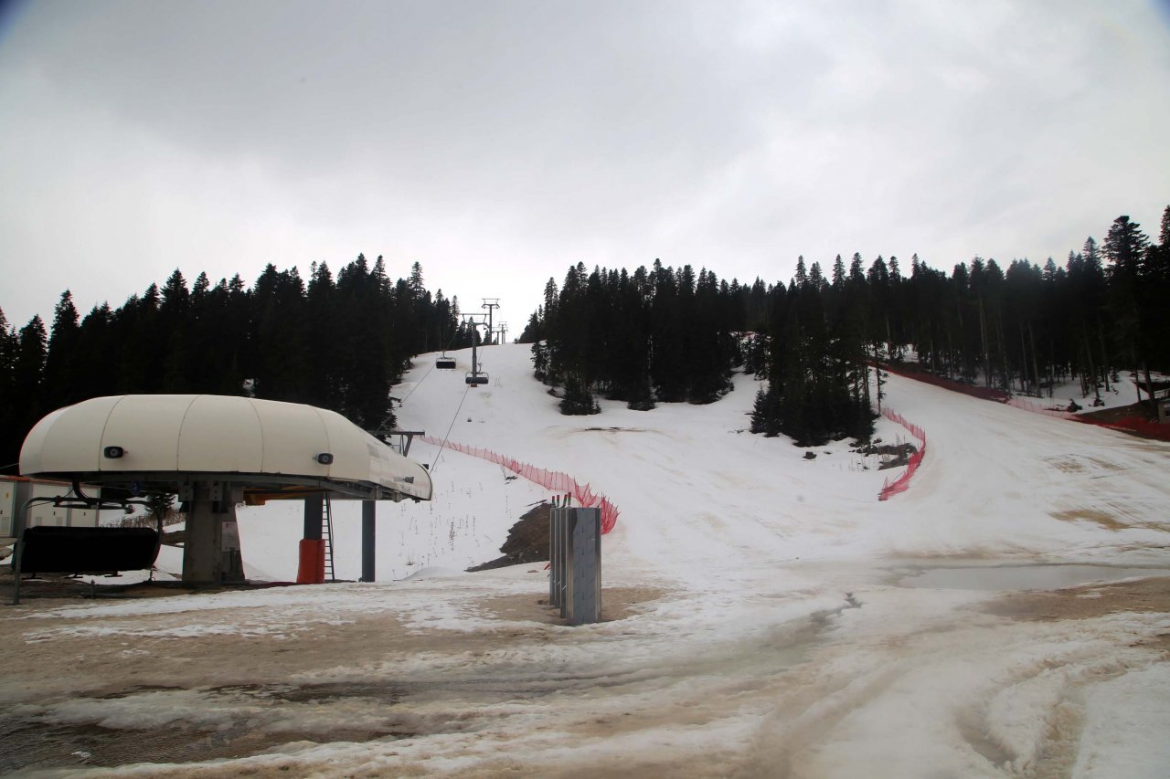 Kar heyecanı sona erdi! Ilgaz Dağı kayak sezonunun ardından sessizliğe büründü