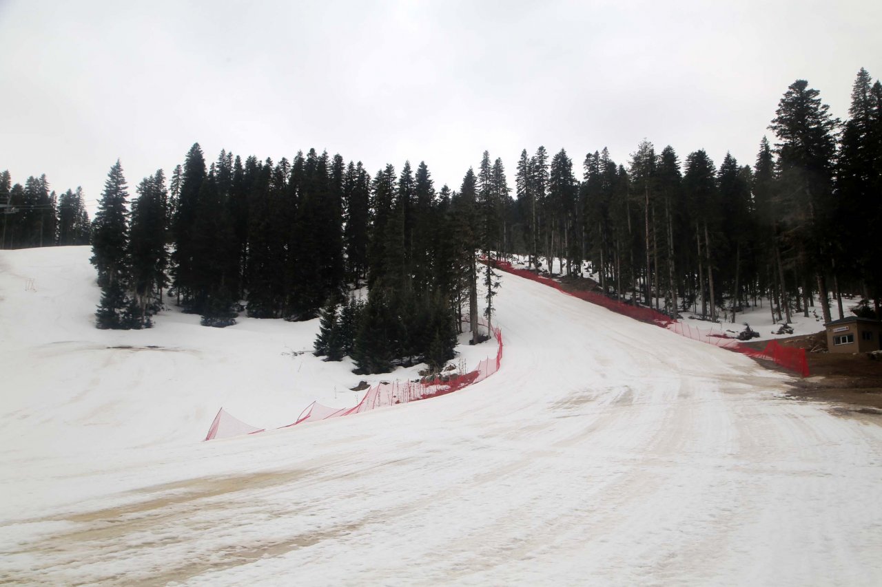 Kar heyecanı sona erdi! Ilgaz Dağı kayak sezonunun ardından sessizliğe büründü