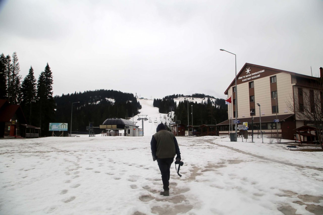 Kar heyecanı sona erdi! Ilgaz Dağı kayak sezonunun ardından sessizliğe büründü