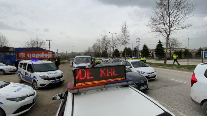 Polis denetiminden kaçamadılar! Karantina ihlali yapan 6 kişi uygulamada yakalandı