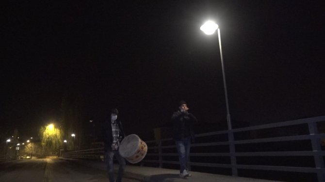 Sahura türkülerle uyanıyorlar, 77 yıllık geleneği davul zurna eşliğinde yaşatıyorlar