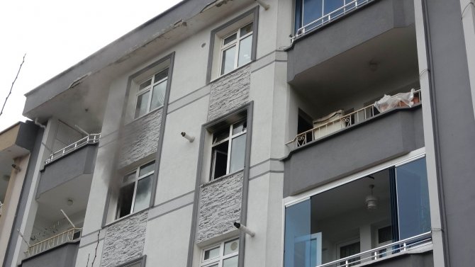 Samsun’da yangın paniği! Alev alan buzdolabı evin yanmasına neden oldu