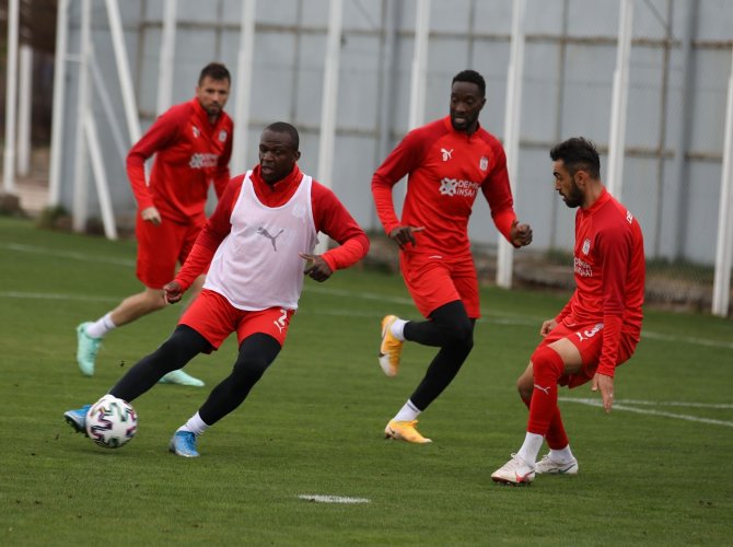 Sivasspor'da motivasyon yüksek! Beşiktaş maçına moralli hazırlanıyor