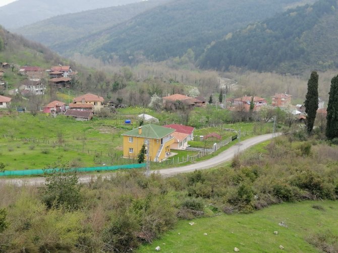 Tamir için geldi, köye virüs bulaştırdı!