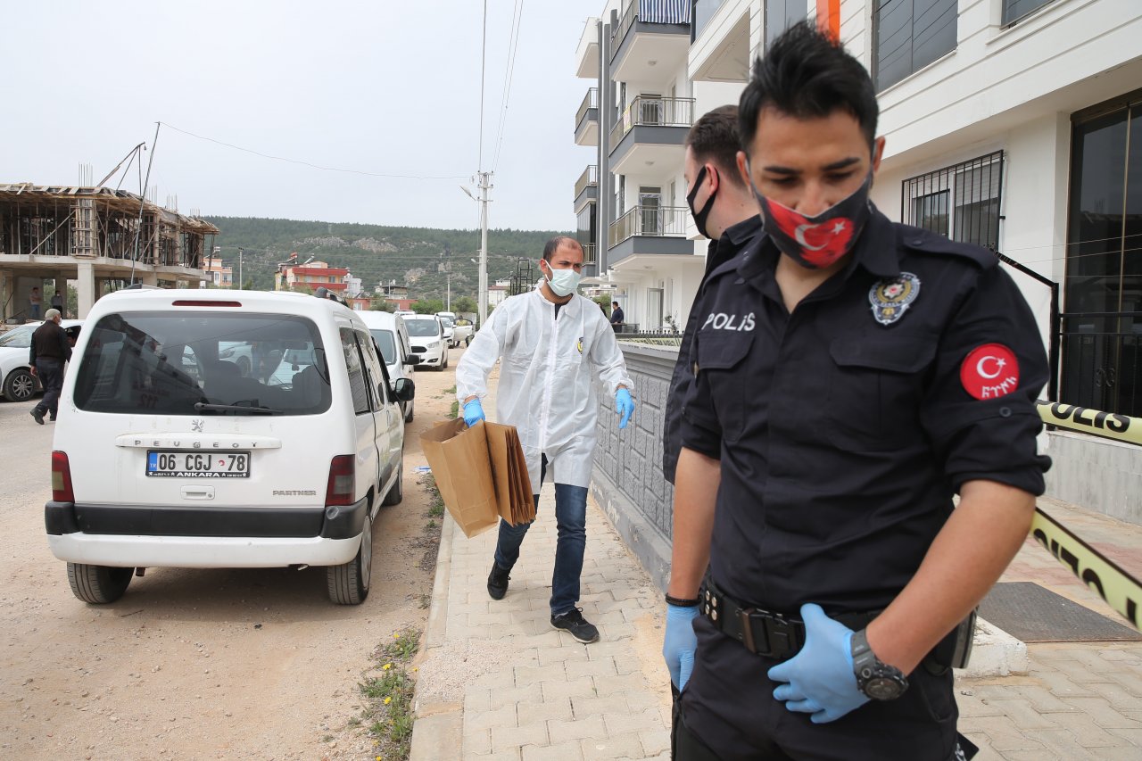 Antalya'da baba ve oğlun şüpheli ölümü! Evde ölü olarak bulundular