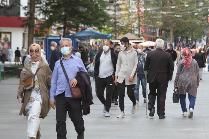 Antalya’da tedirgin edici manzaralar! Denetim ve uyarılara rağmen korkutan yoğunluk