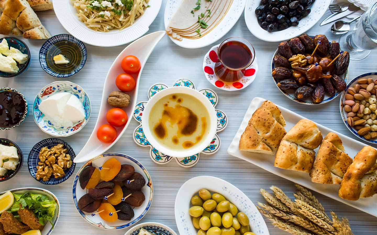 arabic-iftar-spread.jpg