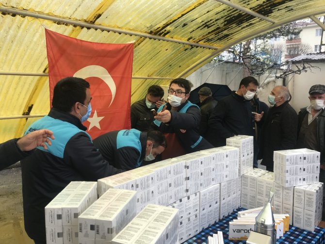 Arıcılara destek! Bozüyük’te arı üreticilerine ilaç dağıtımı yapıldı