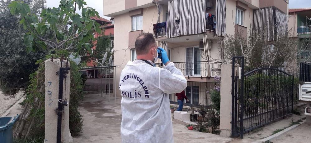 Denizli'de baba-oğul kavgası kanlı bitti: Oğluna silah doğrultan baba 6 yerinden bıçaklandı!