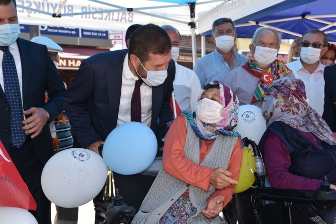 Balıkesir engelli vatandaşları mutlu etmeye devam ediyor