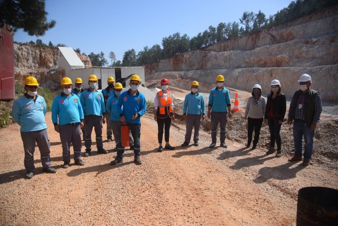 Havaların ısınmasıyla yangın önlemleri başladı! Alanya Belediyesi ekiplerine uygulamalı eğitimi