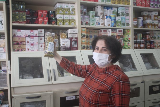 Pandemi sürecinde vatandaş çareyi aktarlarda arıyor