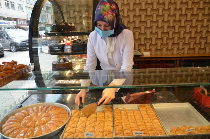 Ramazan yine bereketiyle geldi! Tatlıcılarda ramazan yoğunluğu başladı