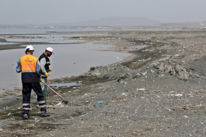 Van Gölü sahilinde temizlik çalışması başlatıldı