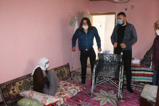 93 yaşındaki nine tekerlekli sandalyesine kavuştu