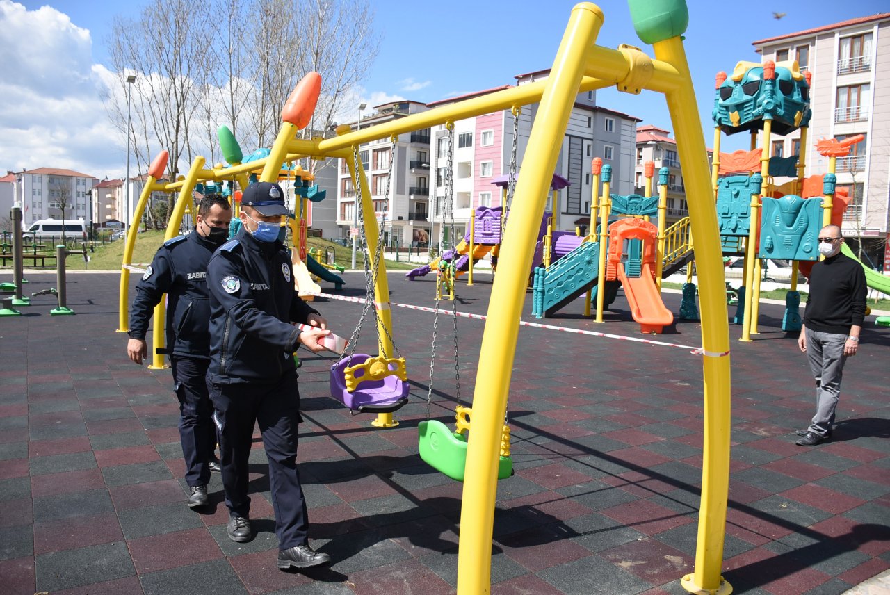 Açık alanlardaki yoğunluğa önlem! Bartın'da yeşil alanlar geçici olarak kapatıldı