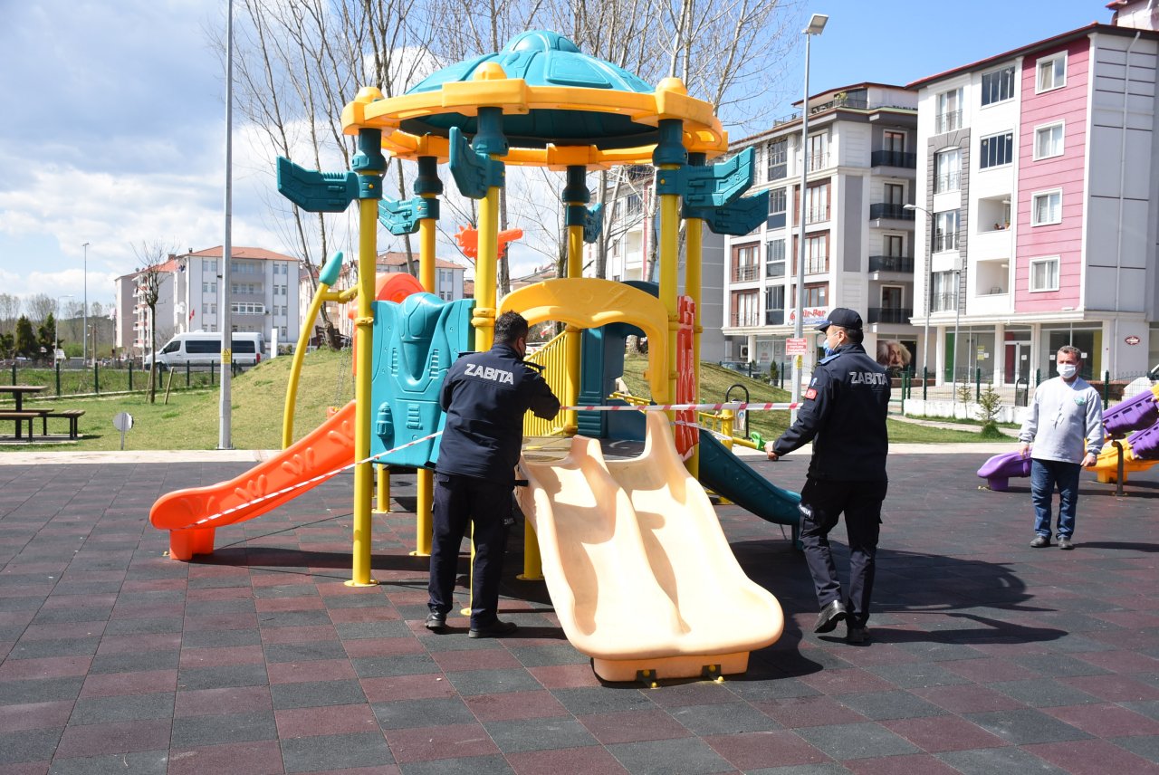 Açık alanlardaki yoğunluğa önlem! Bartın'da yeşil alanlar geçici olarak kapatıldı