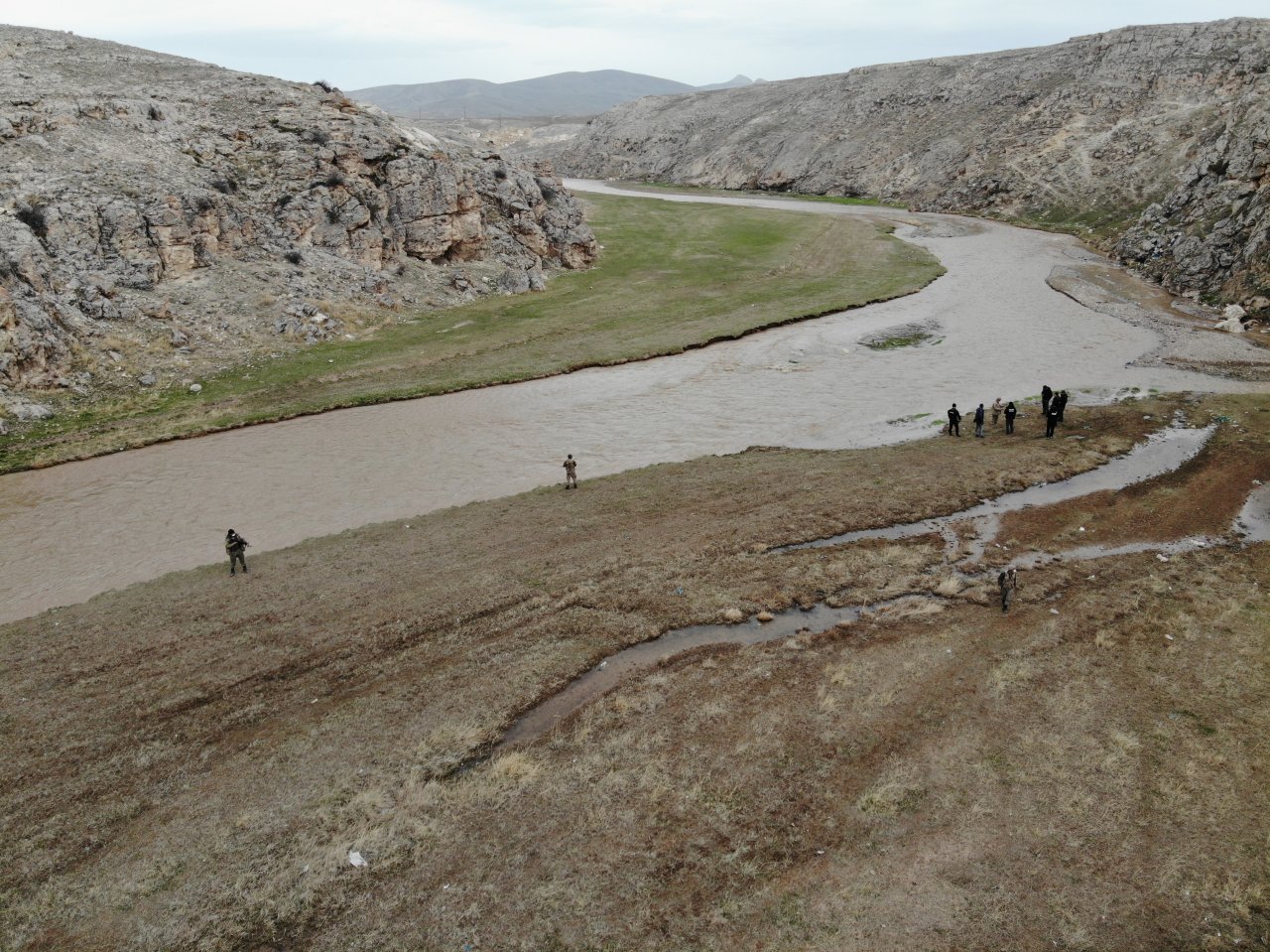 Ağrı'da nehre düşerek kaybolan çocuğun cansız bedenine ulaşıldı