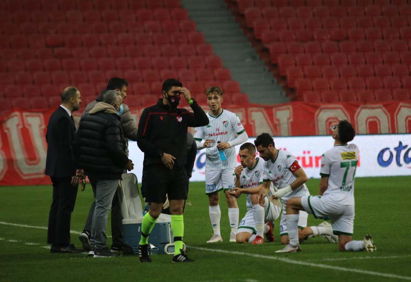 Barış Yarkadaş, oruç açan futbolcuları hedef aldı! Sosyal medyada tepkiler art arda geldi 