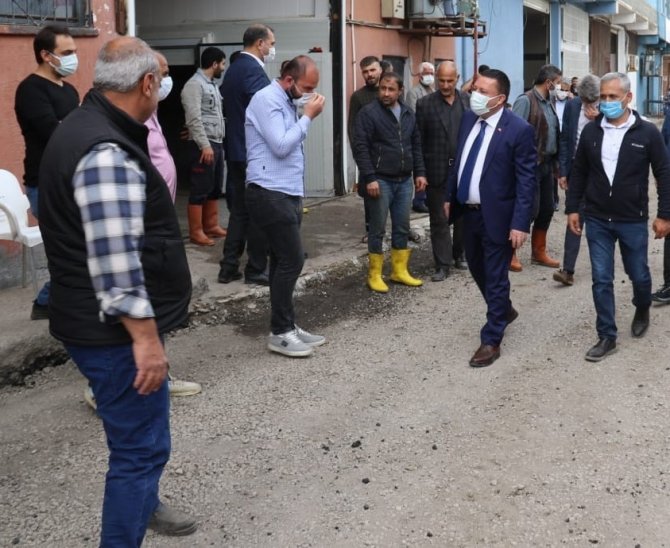 Bağlar’daki Dericiler Sitesi 20 yıl sonra asfalt yola kavuştu