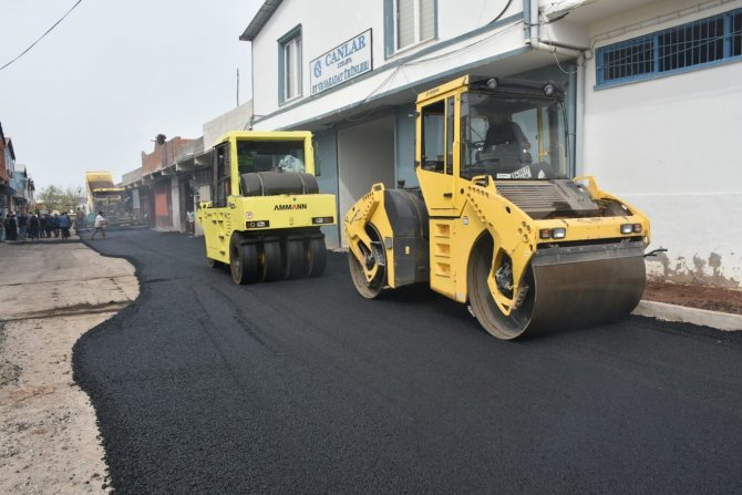 Bağlar’daki Dericiler Sitesi 20 yıl sonra asfalt yola kavuştu