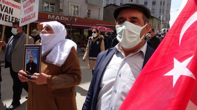 Çocuğu dağa kaçırılan ailenin sözleri yürek yaktı! Tehdit edildiklerini açıkladılar