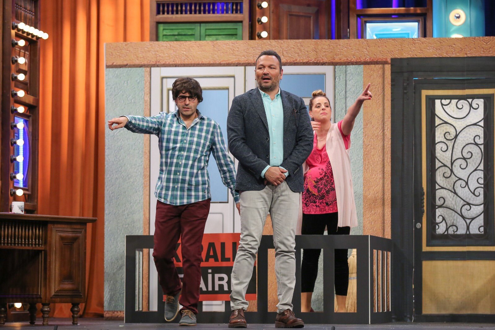 Güldür Güldür günü mü değişti? Güldür Güldür hangi güne alındı, hangi gün oynuyor, saat kaçta 2021 ?