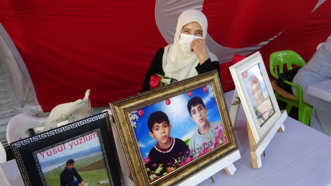 HDP önündeki acılı bekleyiş sürüyor! Aileler Ramazan ayında da evlatlarının yolunu gözlüyor