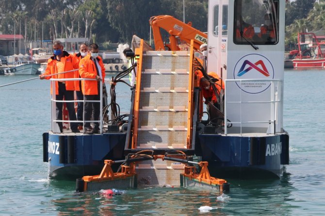 Mersin’de içler acısı durum: Bir yılda denizden toplanan atık 450 tonu buldu