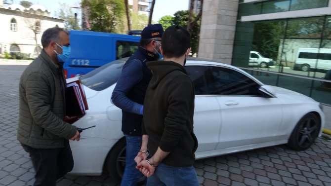 Sosyal medyada açtığı sahte kadın profiliyle küçük çocuklara tuzak kuran şahıs yakalandı