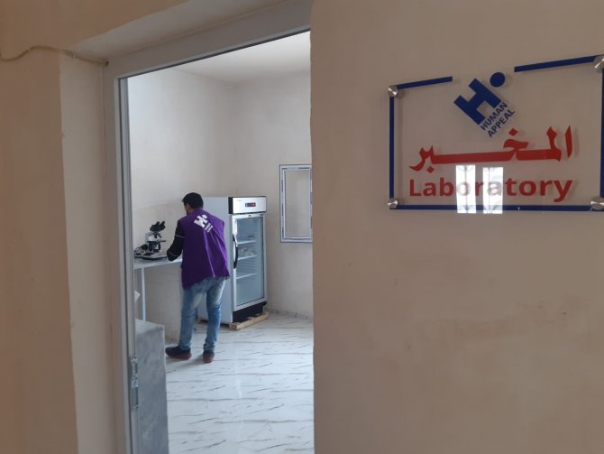 Türk Kızılayı tarafından kurulan sahra hastanesinde İdlib halkına ücretsiz tedavi hizmeti