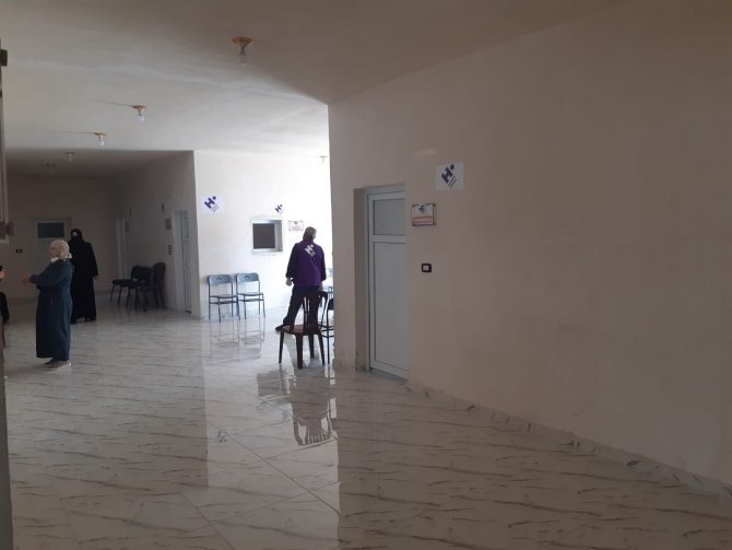 Türk Kızılayı tarafından kurulan sahra hastanesinde İdlib halkına ücretsiz tedavi hizmeti