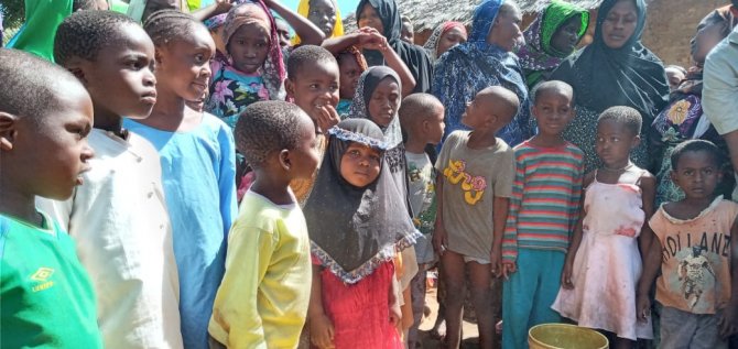 Yetiş Bacım Dernek Başkanı, Afrika'da 14. su kuyusunu açtı