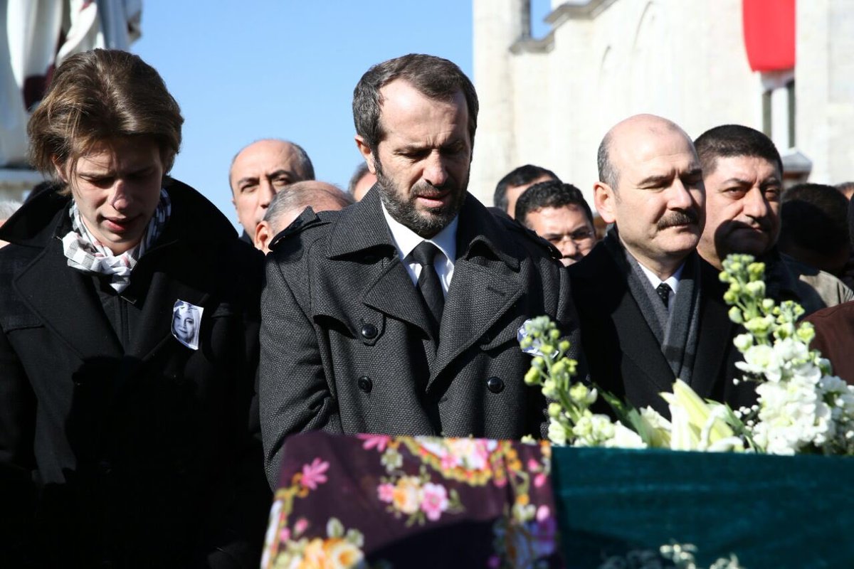 Saffet Sancaklı eşi kimdir? Hülya Sancaklı neden intihar etti? 