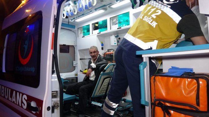 Bursa'da şaşkına çeviren olay! Kardeşini bıçakladı, yanına geldi sigara içti