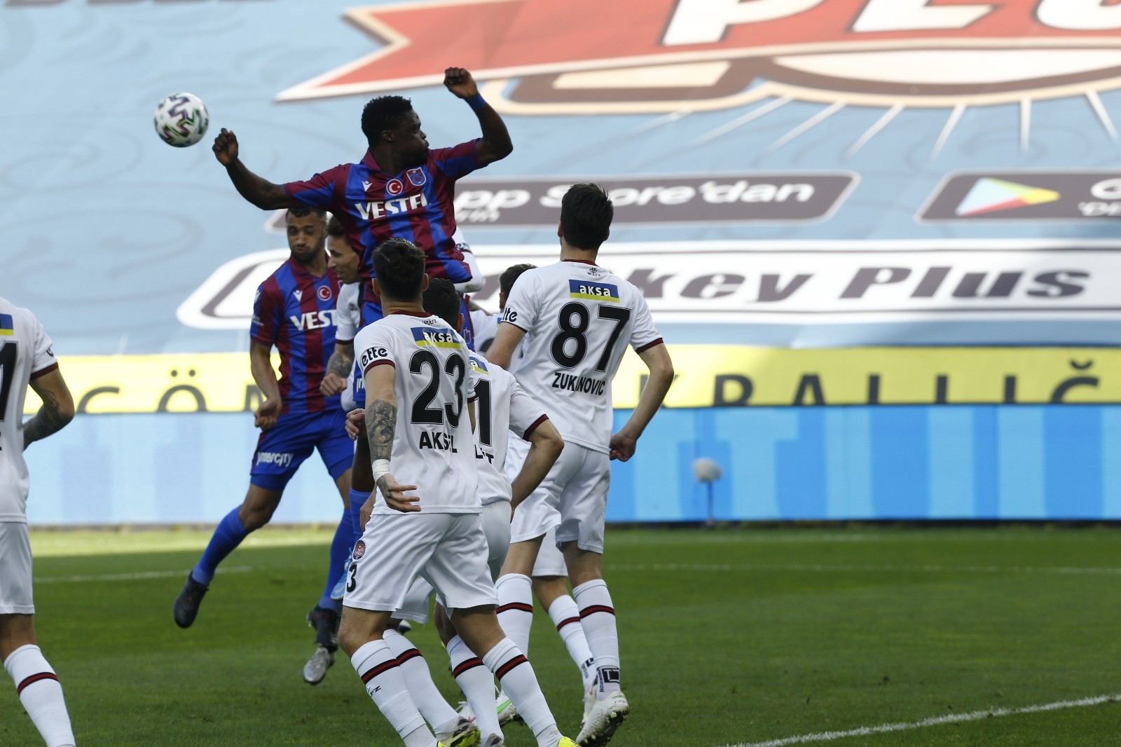 Trabzonspor evinde Fatih Karagümrük'ü yenerek galibiyeti tattı!